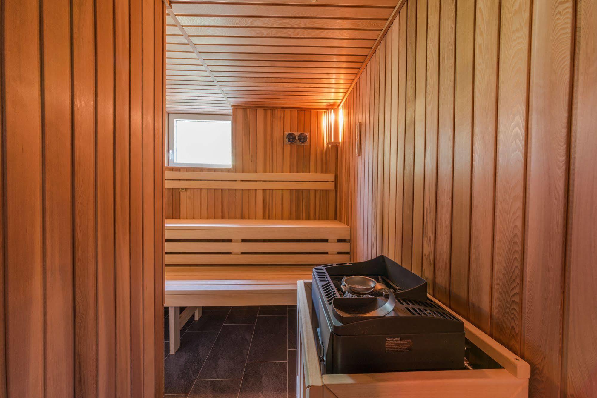 Hotel Waldhof Hohenkammer ภายนอก รูปภาพ