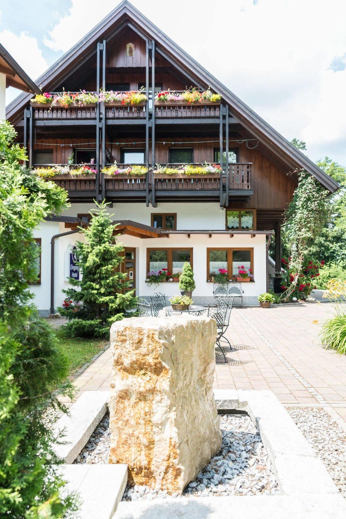 Hotel Waldhof Hohenkammer ภายนอก รูปภาพ